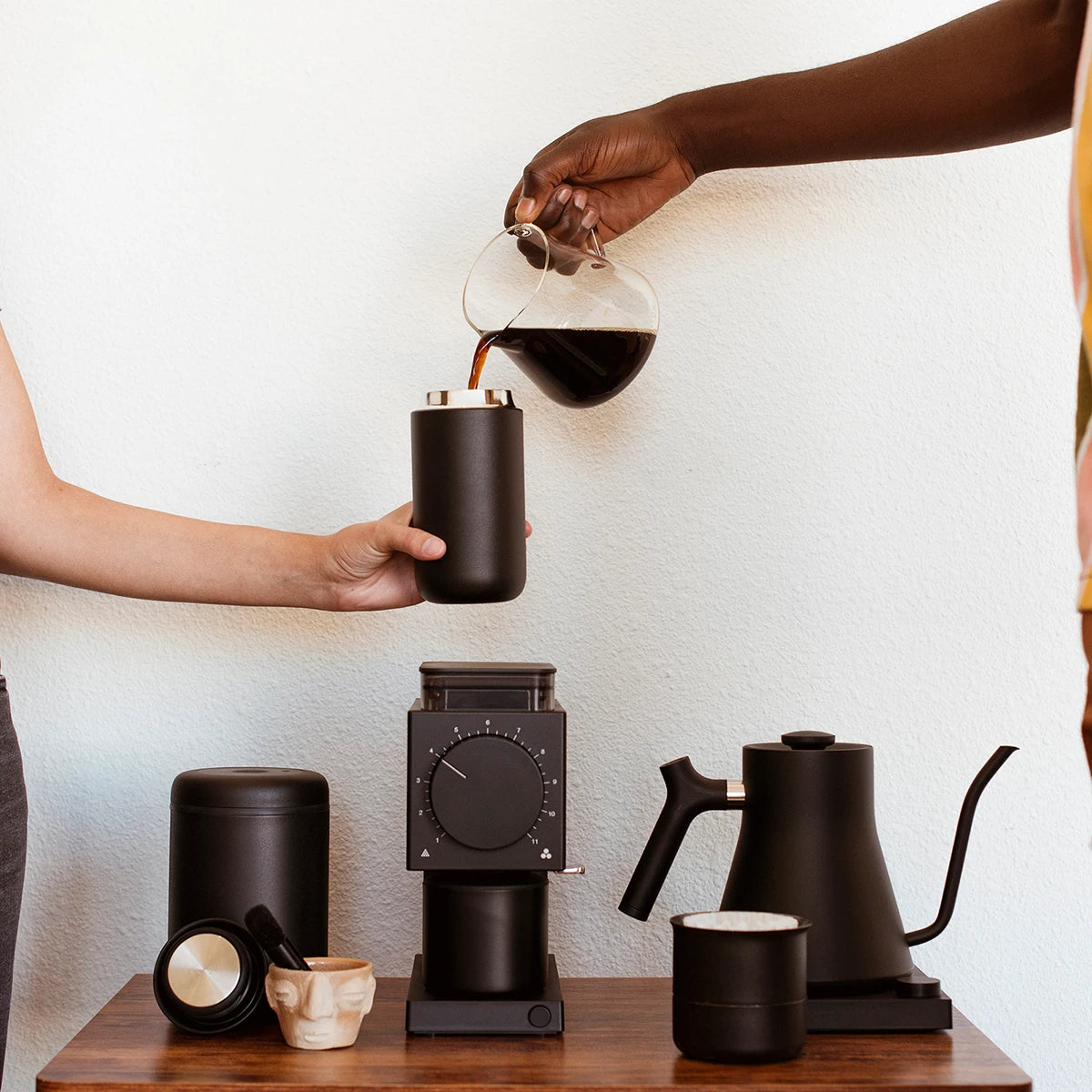 office coffee annan für jeden gemeinsam kaffee machen trinken arbeit